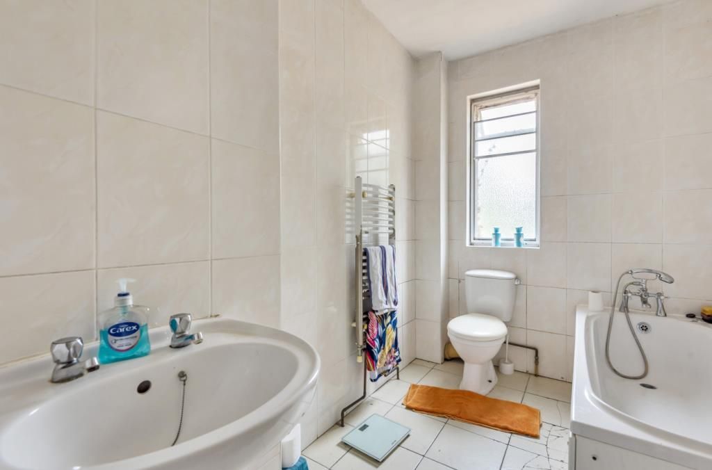 Property photo 3 of 14 Bathroom