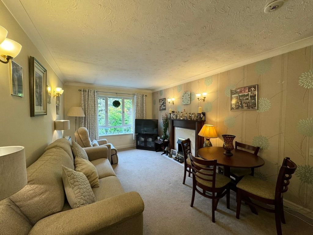 Property photo 2 of 23