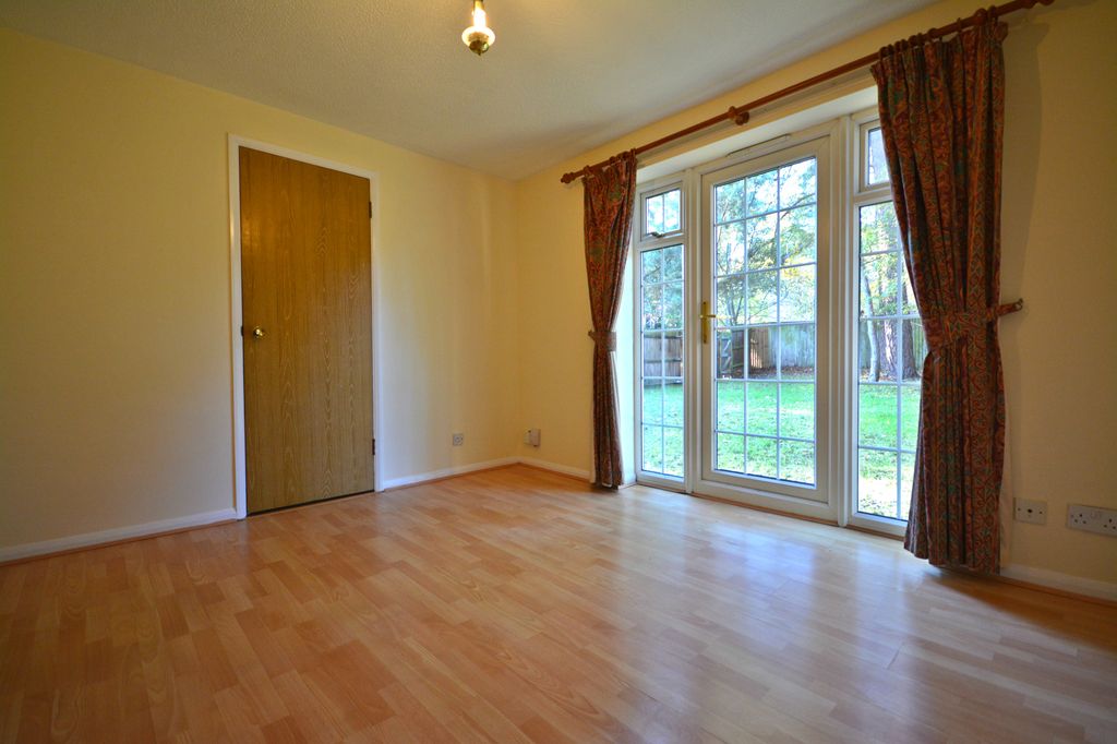 Property photo 1 of 6 Dsc_8529