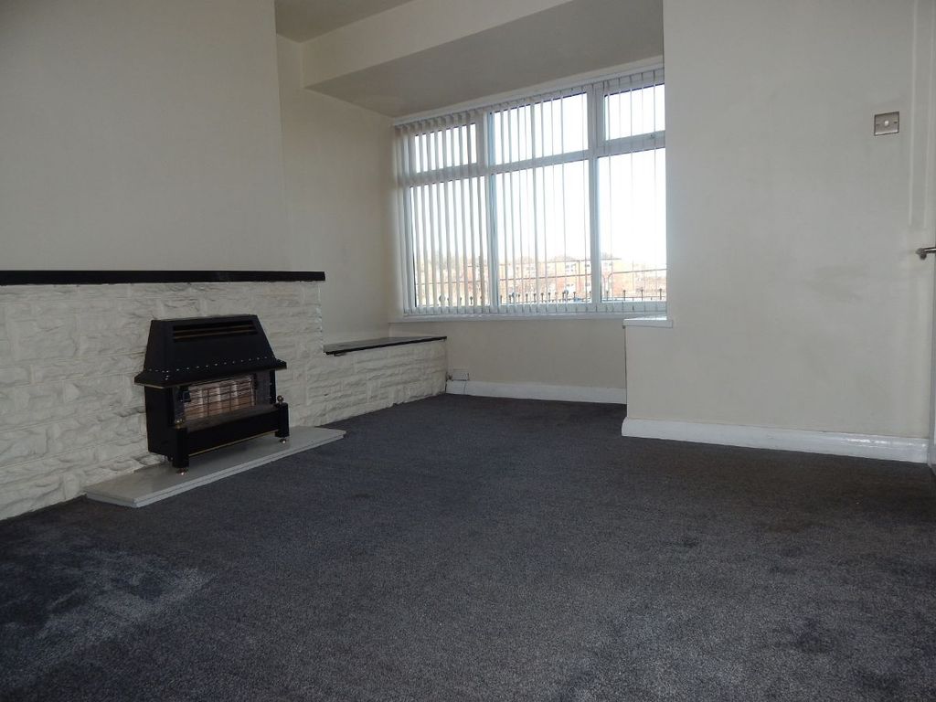 Property photo 2 of 16 Living Room