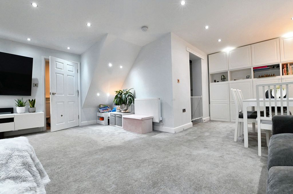 Property photo 1 of 26