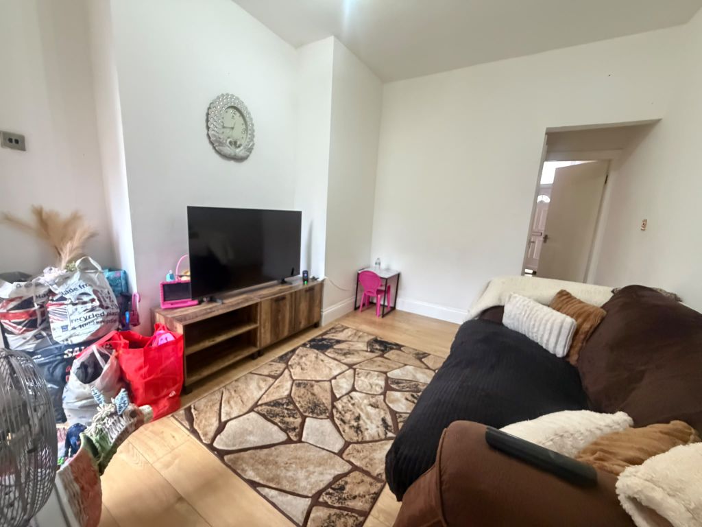 Property photo 3 of 6 04730A83-7268-4Ff9-A581-c5633cc18Beb
