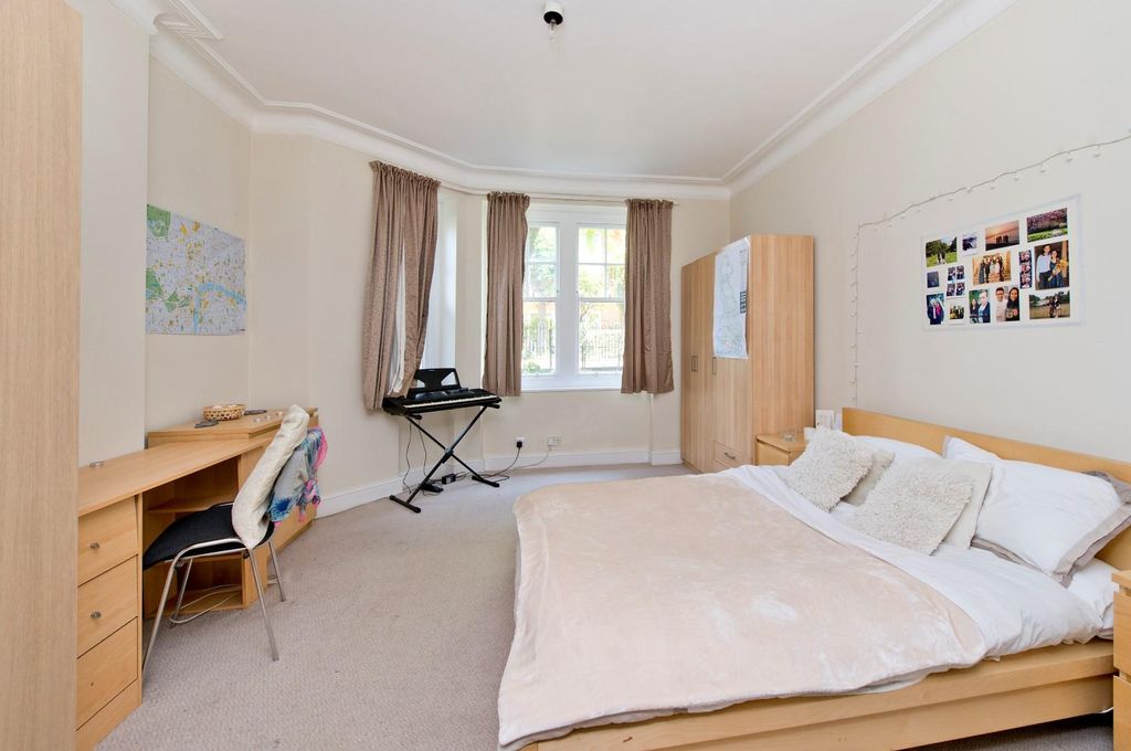Property photo 3 of 6