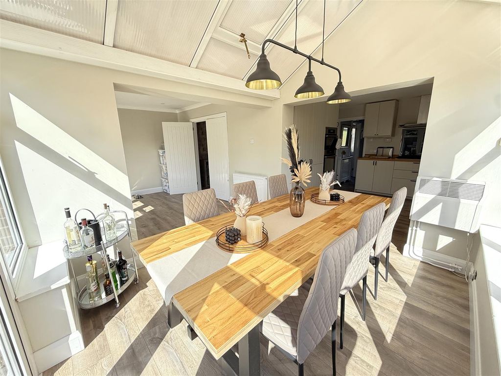 Property photo 2 of 43 Dining/Breakfast Area