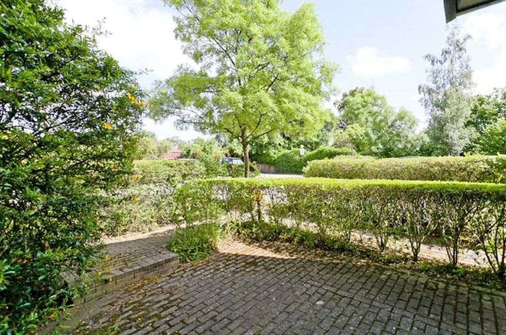 Property photo 3 of 6
