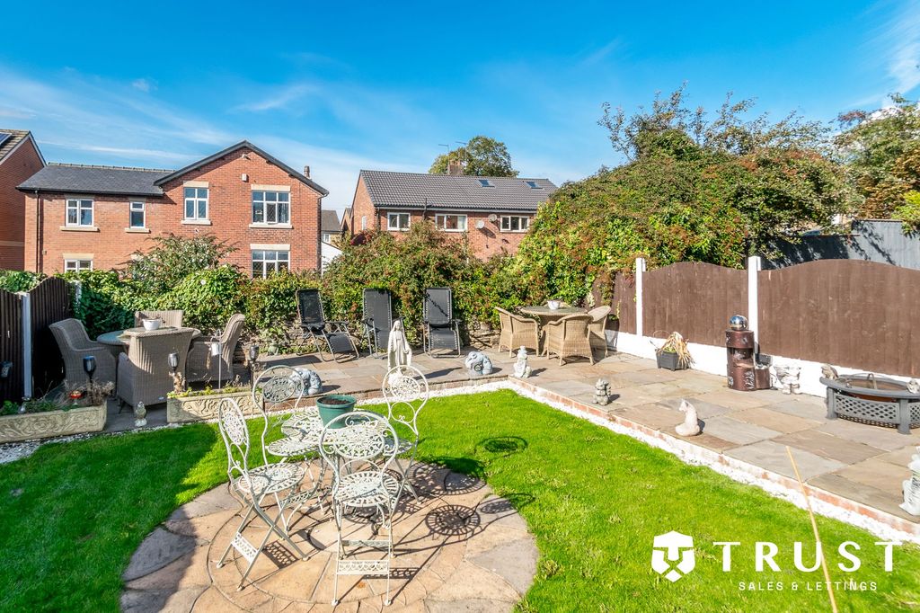 Property photo 2 of 35