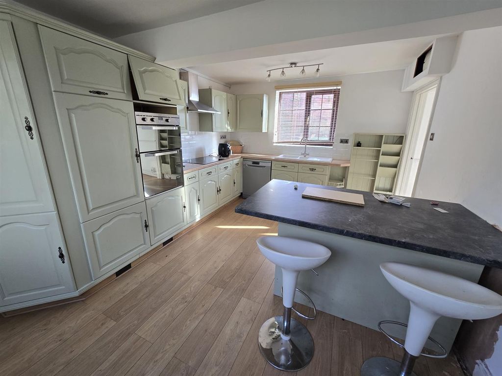 Property photo 2 of 14 20260209_134950_Resized.Jpg