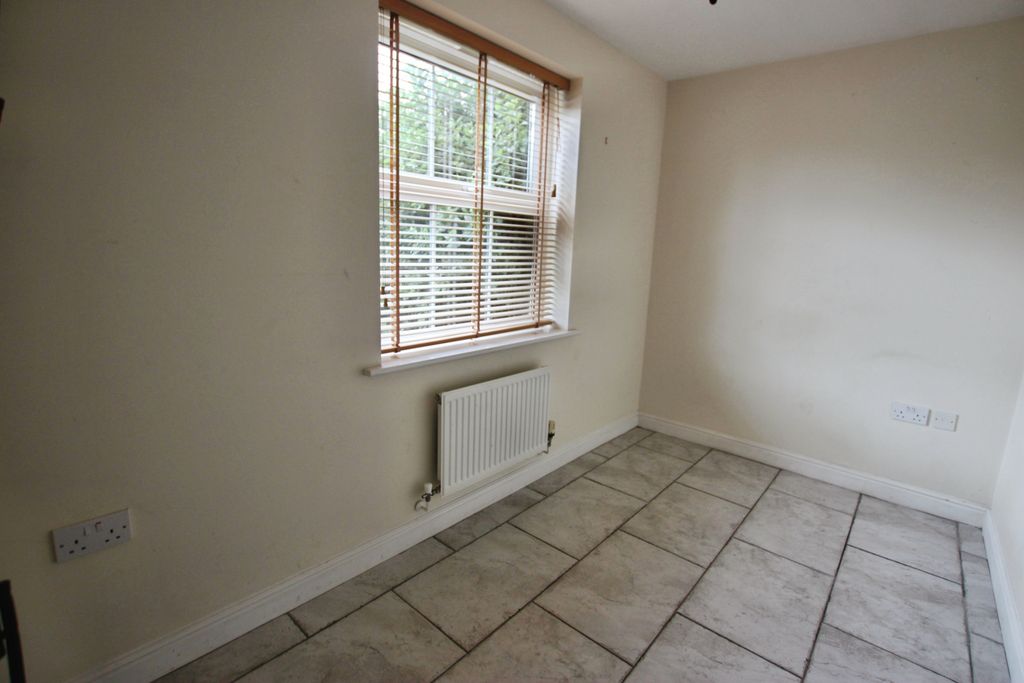 Property photo 2 of 26