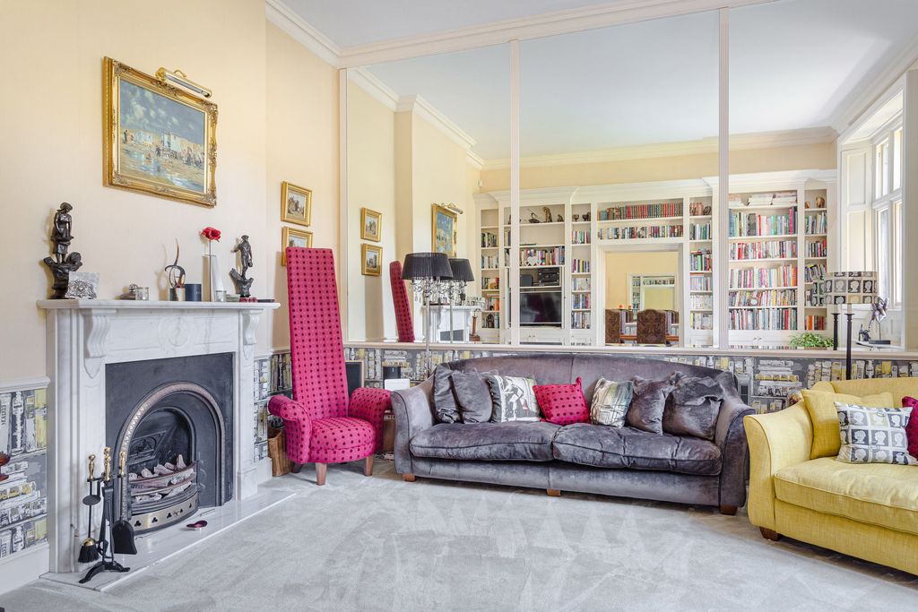 Property photo 3 of 36