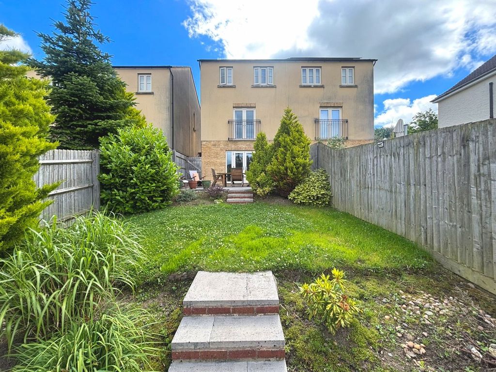 Property photo 3 of 19