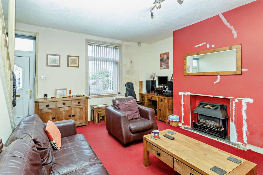 Property photo 2 of 18