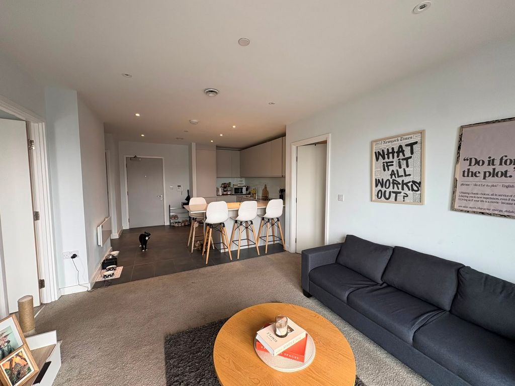 Property photo 2 of 11