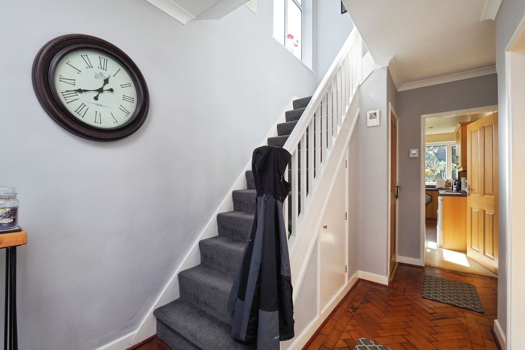 Property photo 2 of 17 Hallway