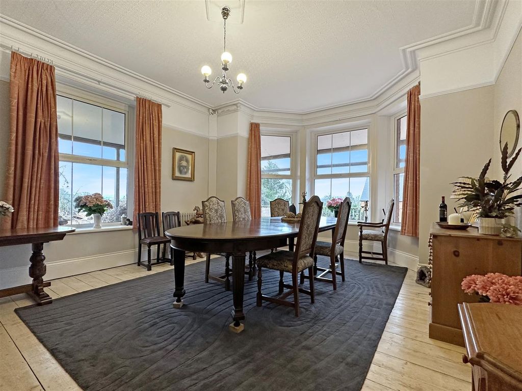 Property photo 3 of 17 73B75911928cd5B7F5783142502F04Abb4c380F9.Jpg