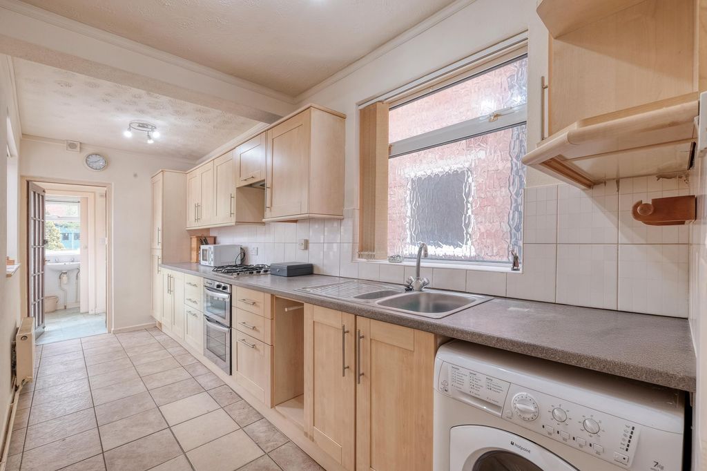 Property photo 2 of 16