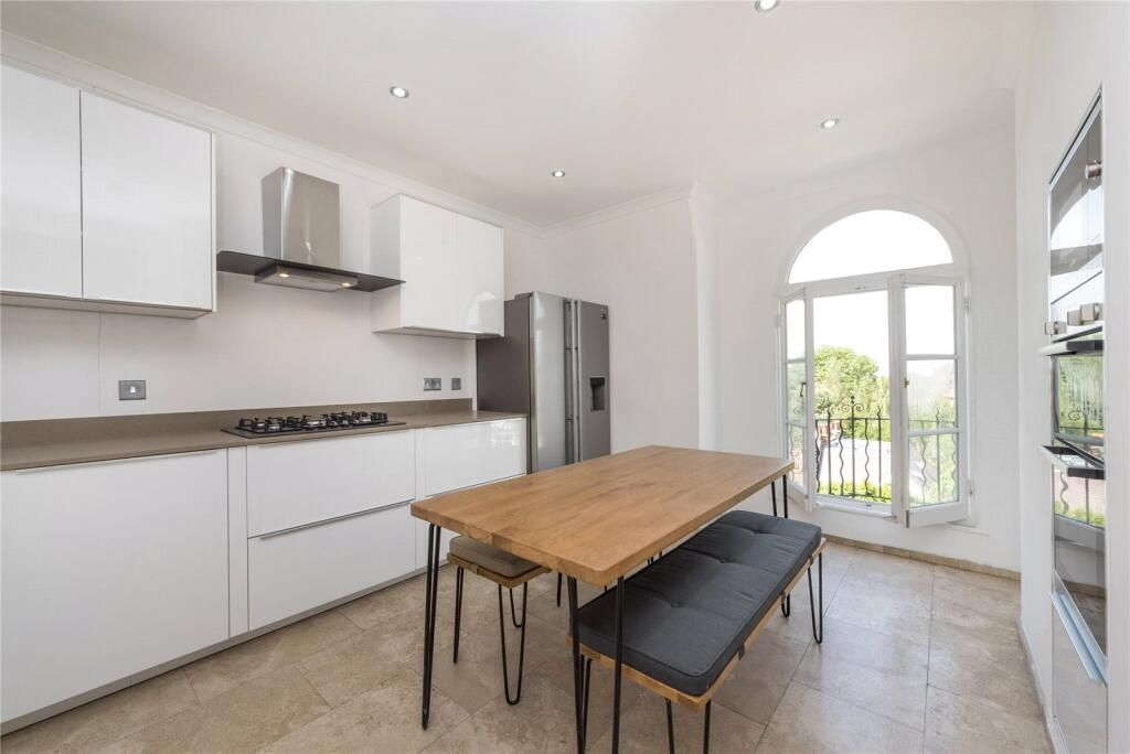 Property photo 2 of 16 Photo 8