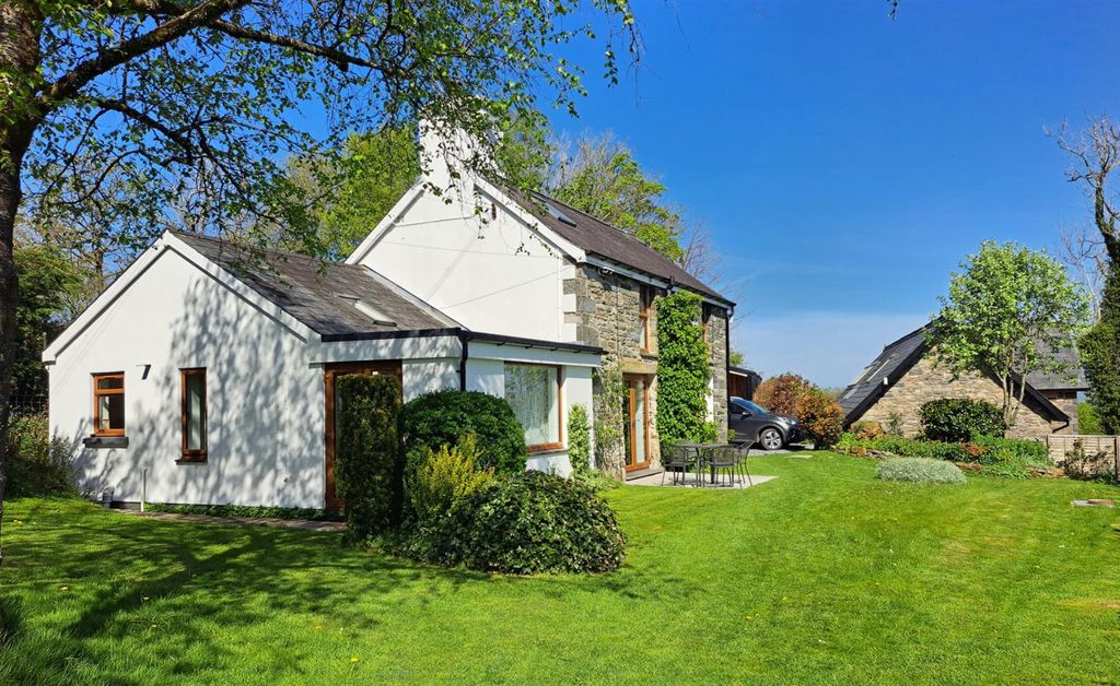 Property photo 3 of 70 Nant Yr Onnen