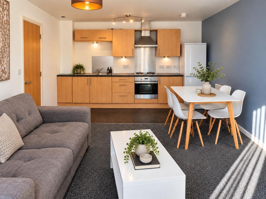 Property photo 2 of 7 37Thistlehousenew2.Jpg