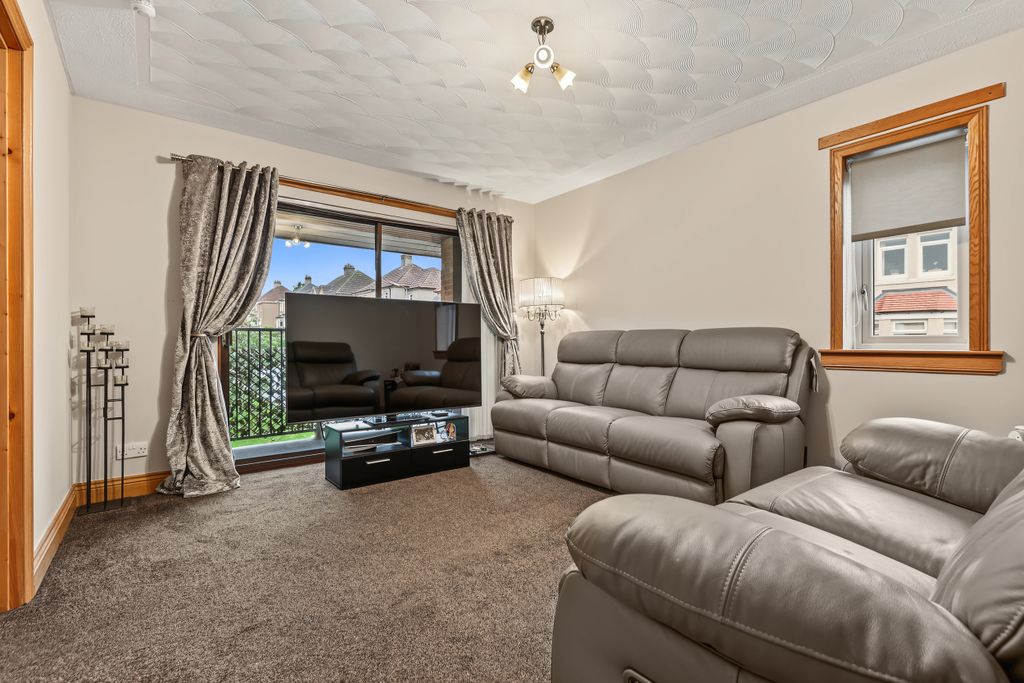 Property photo 2 of 26