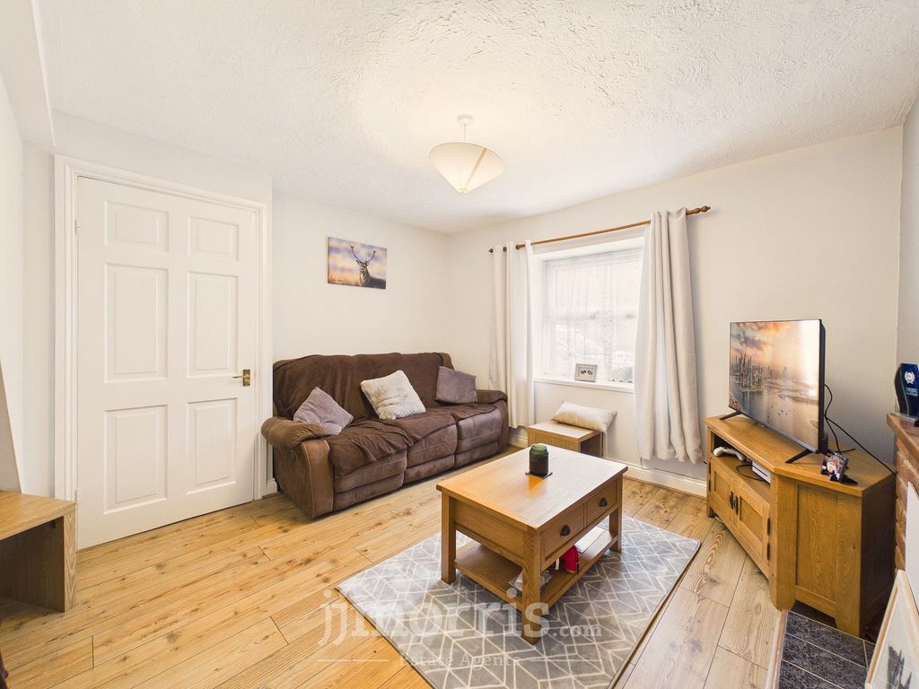 Property photo 3 of 23