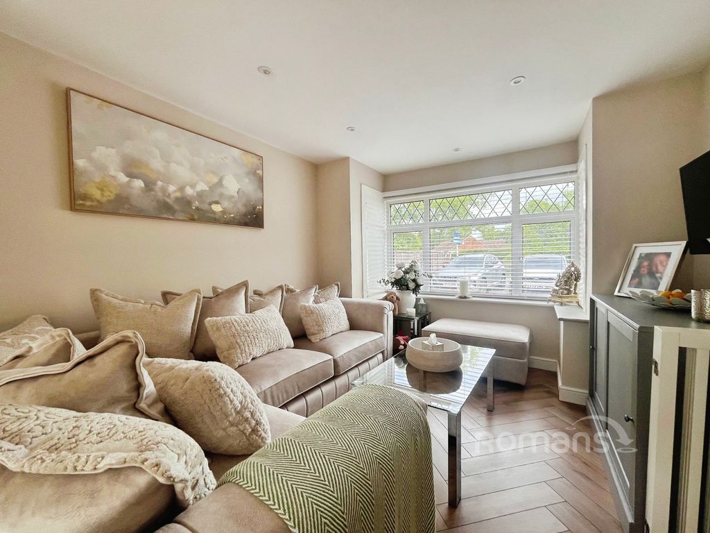 Property photo 2 of 15 Pbox-Img.Jpg