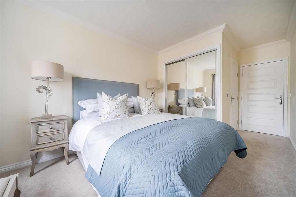 Additional image 6 of 2 bed flat for saleBeeches Lodge, Reedham Road, Burnham SL1