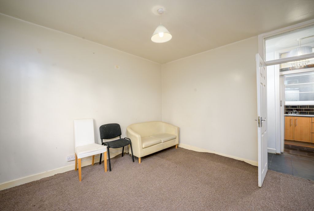 Property photo 3 of 22 03