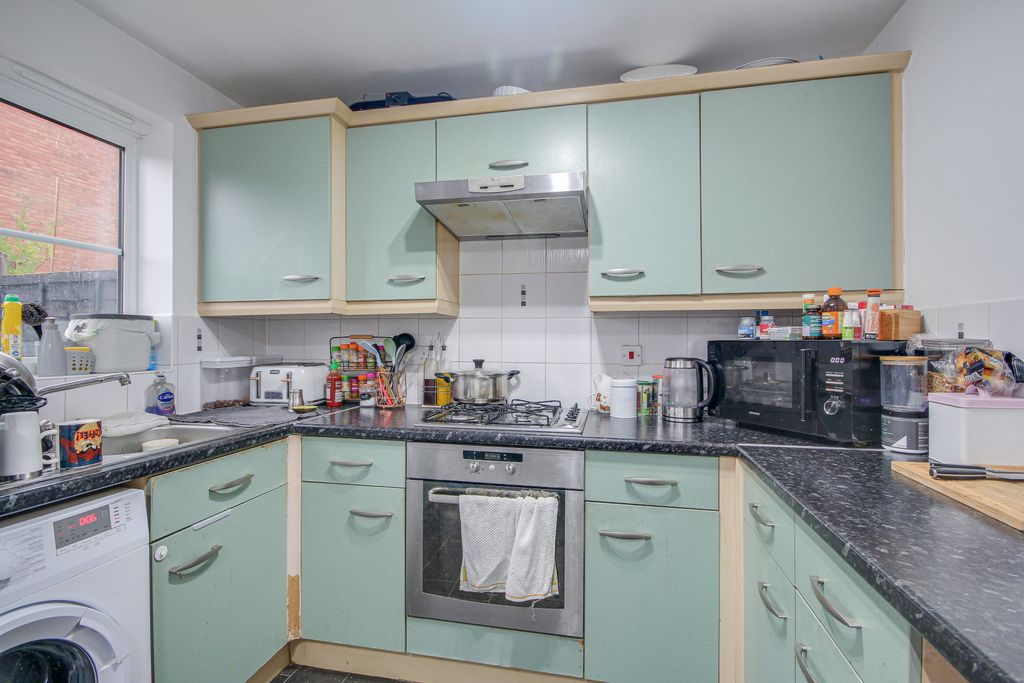 Property photo 3 of 14