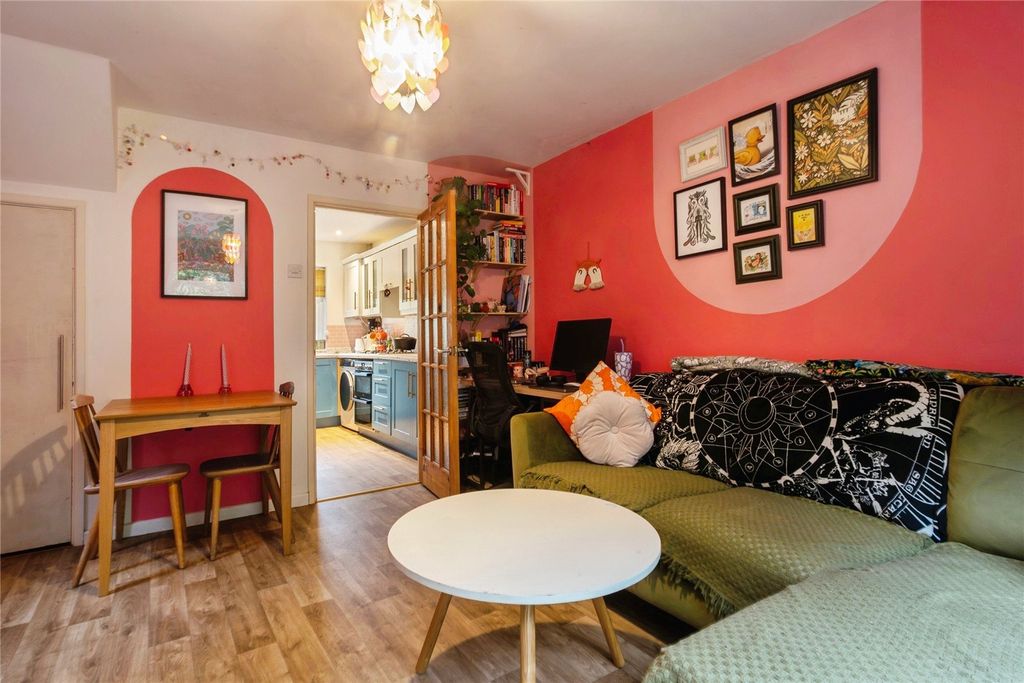 Property photo 3 of 13 Picture No. 16