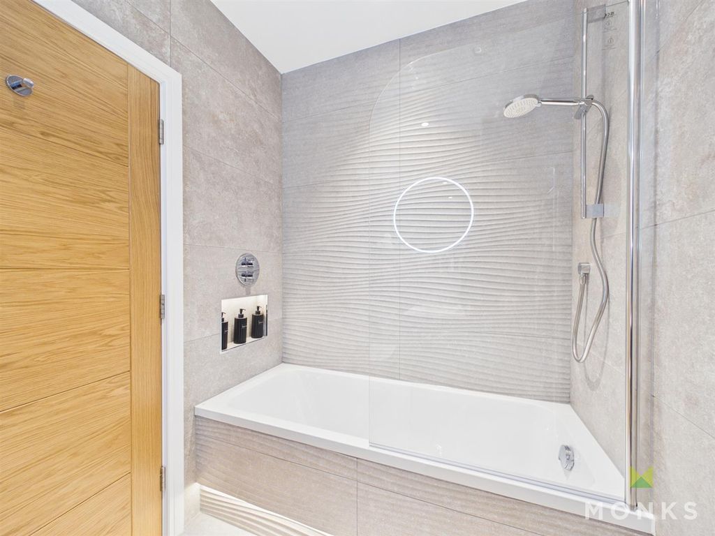 Additional image 20 of 2 bed flat for saleThe Penthouse, Old Coleham Court, Shrewsbury SY3