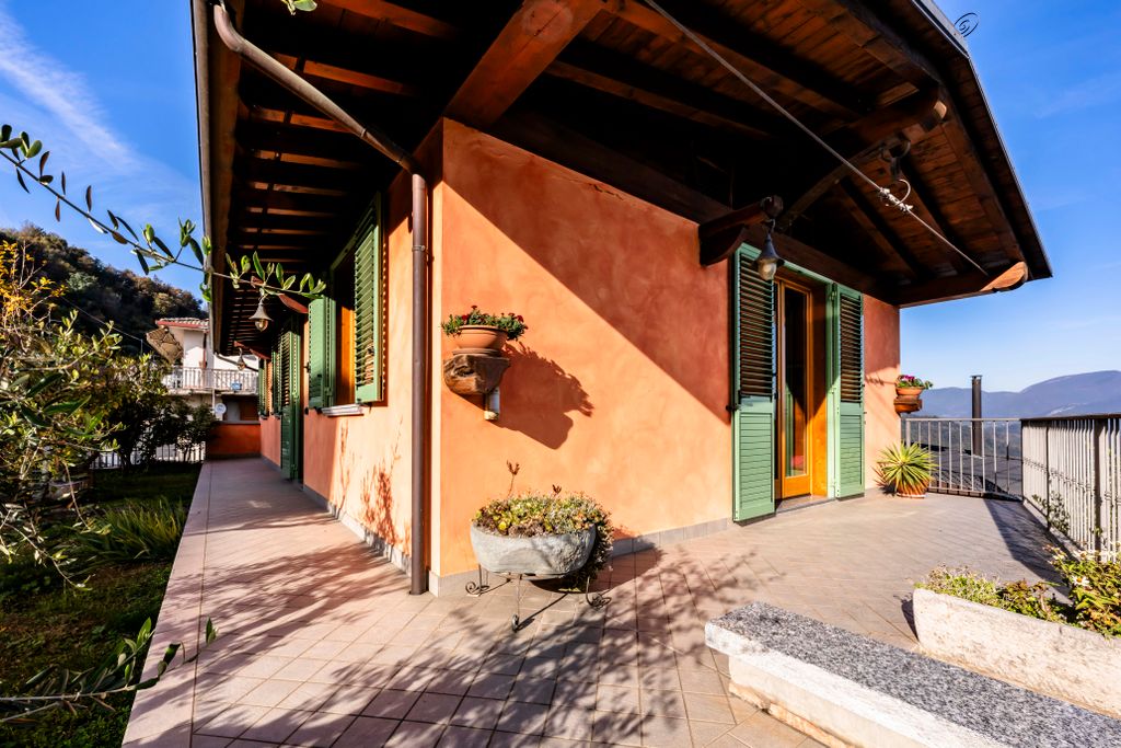 Property photo 1 of 50