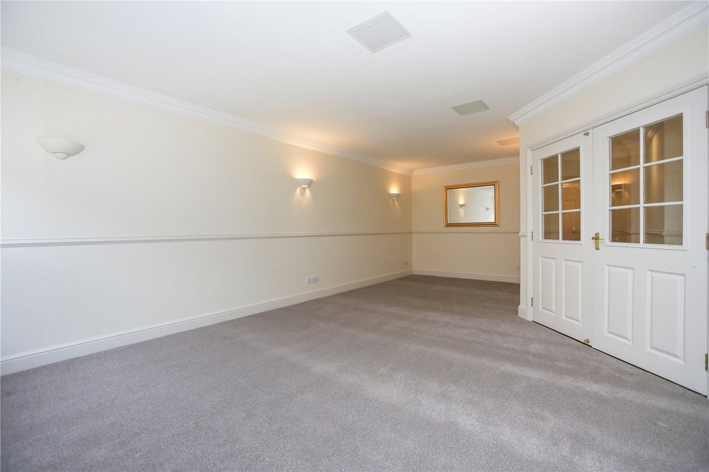 Property photo 2 of 19 Picture No. 57