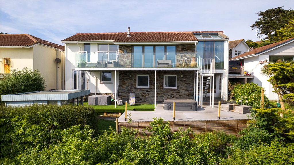 Property photo 2 of 37 Picture No. 03