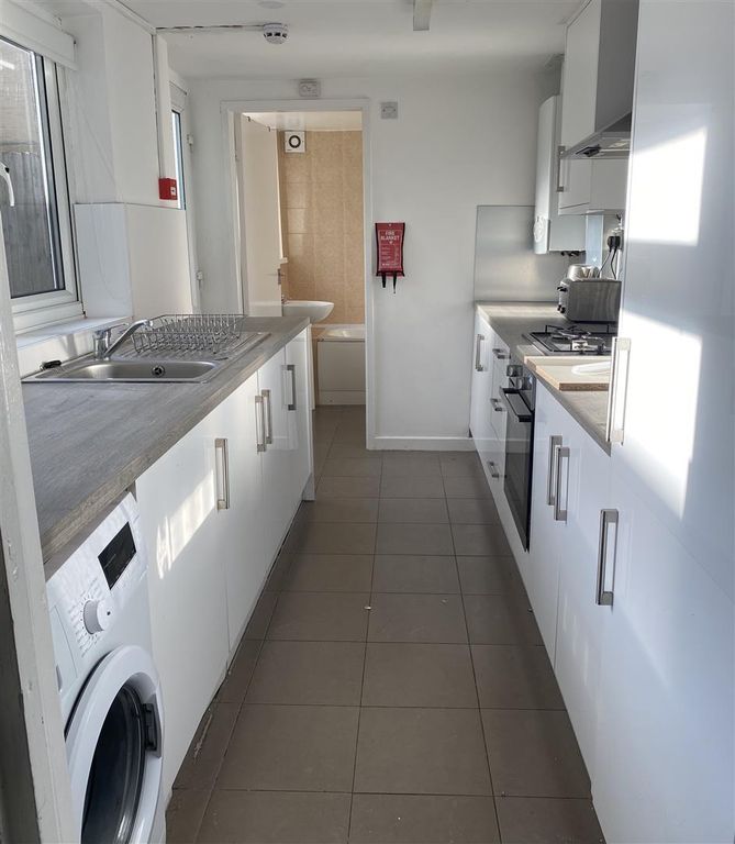 Property photo 2 of 16 Kitchen