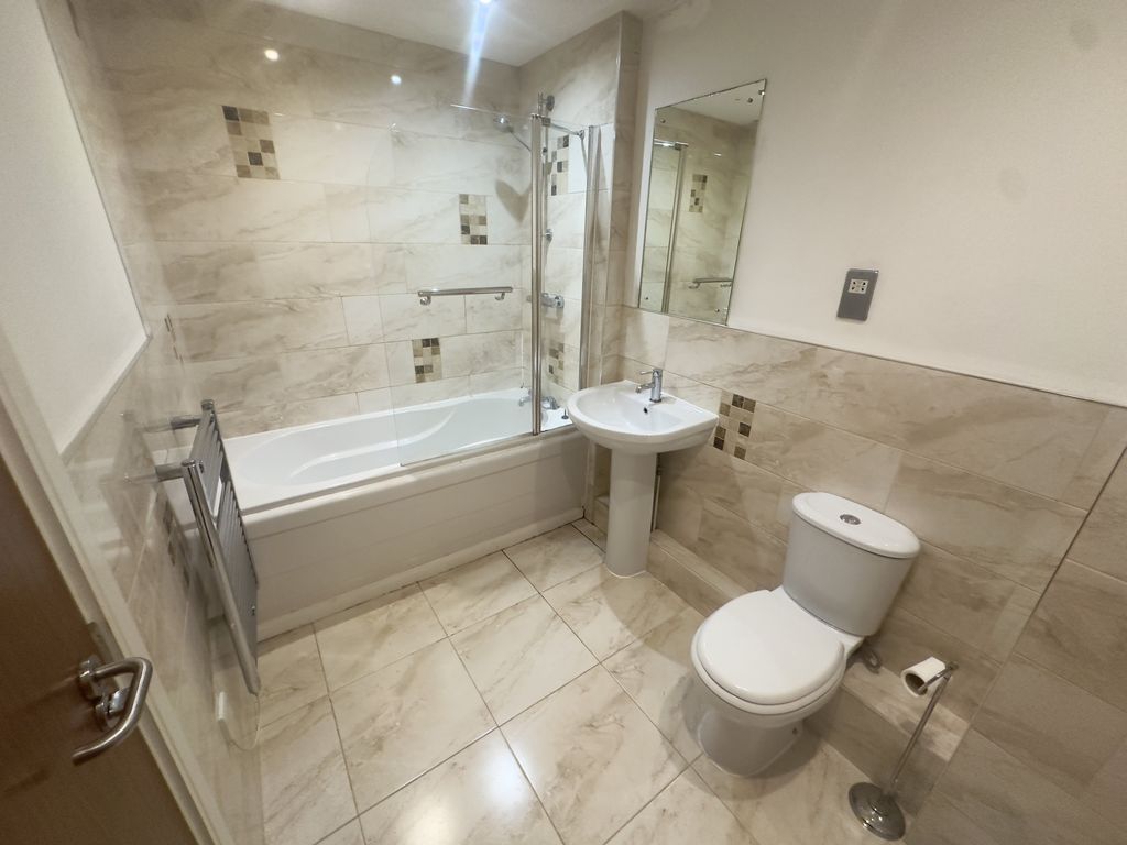 Property photo 3 of 6 Bathroom