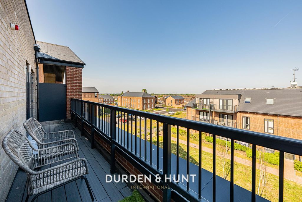 Property photo 1 of 15 Bentley-21.Jpg