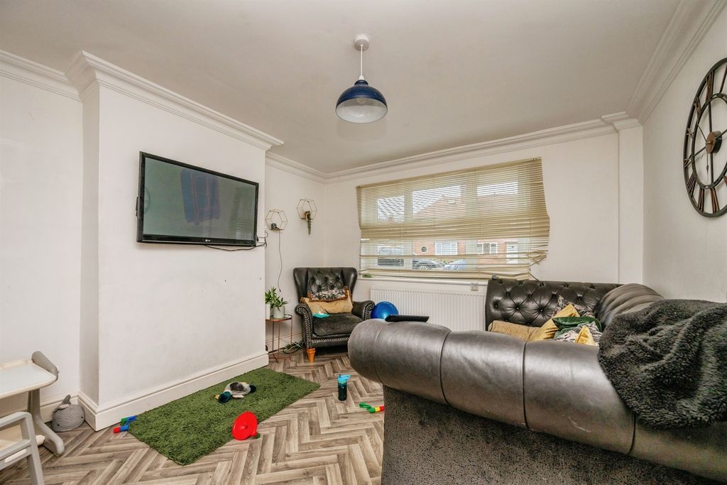 Property photo 2 of 20