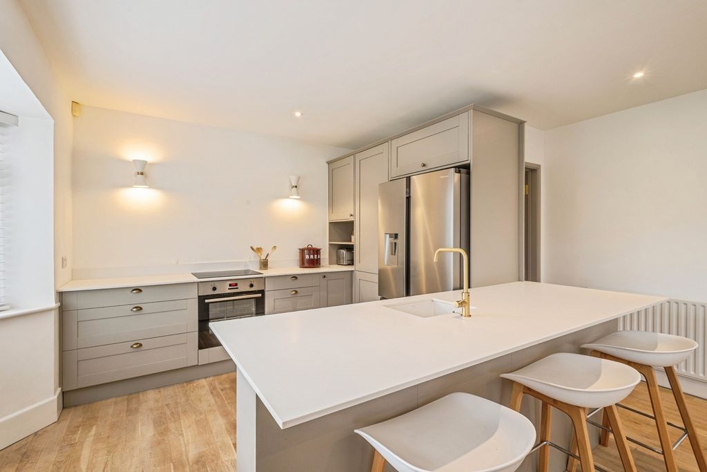 Property photo 3 of 21 Photo