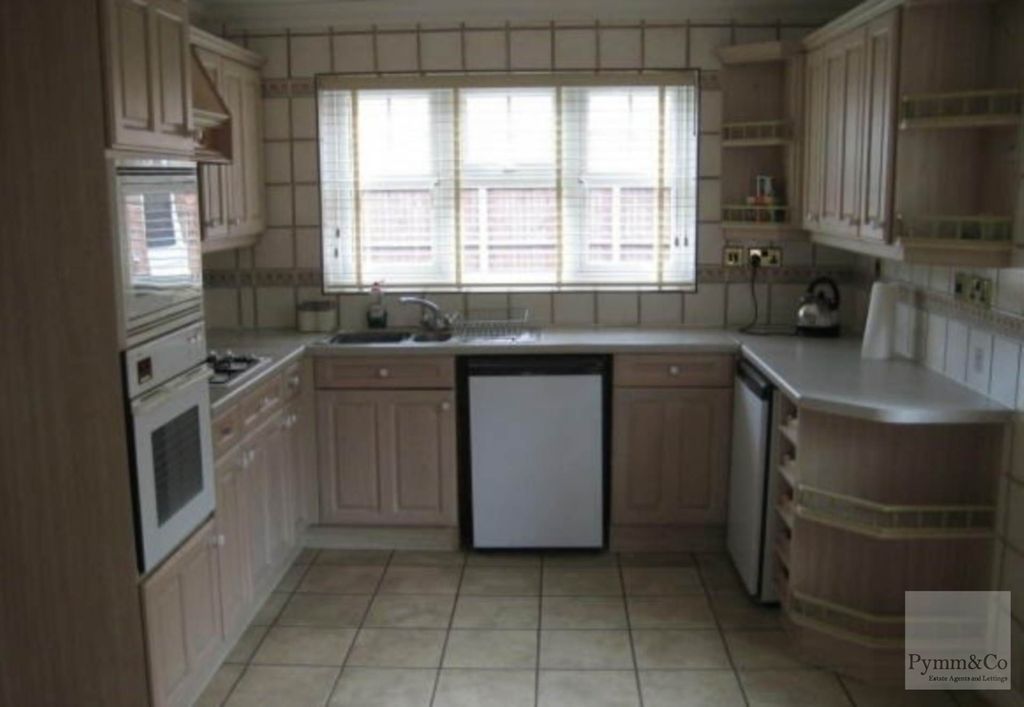 Property photo 2 of 4