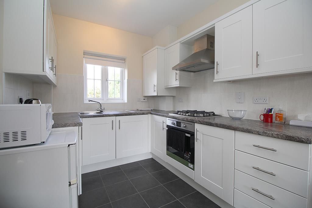 Property photo 2 of 19 Kitchen