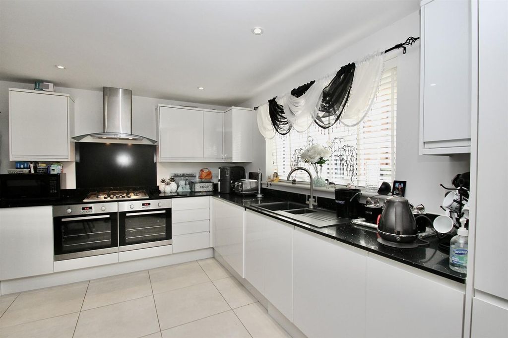 Property photo 2 of 16 6.Jpg