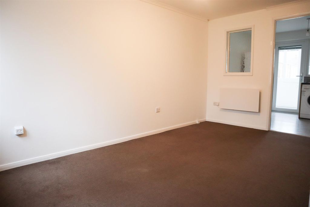 Property photo 3 of 10 Sitting Room