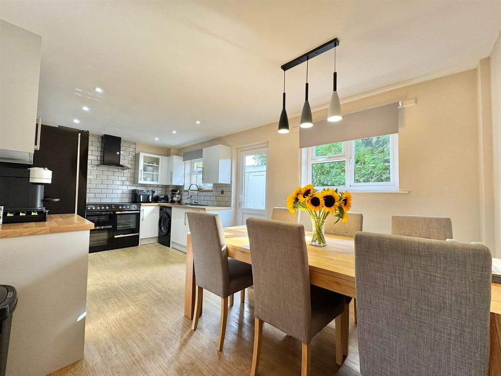 Property photo 1 of 15 Kitchen Diner