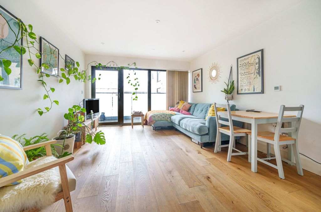 Property photo 2 of 9