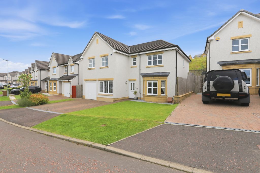 Property photo 2 of 40