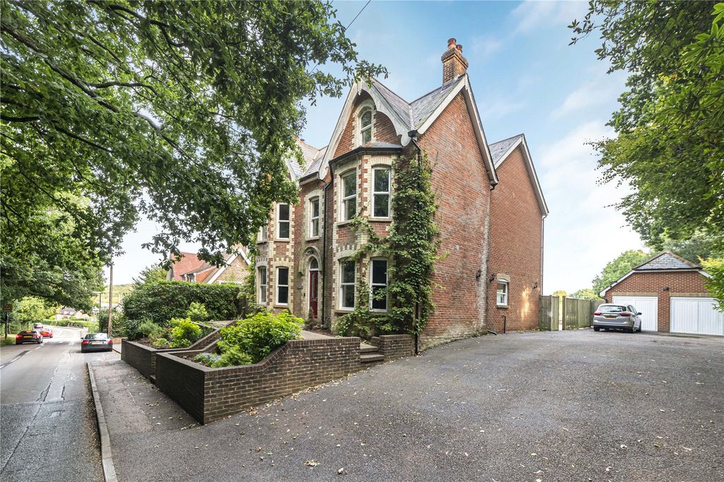 Property photo 1 of 31 Rhododendron Bank