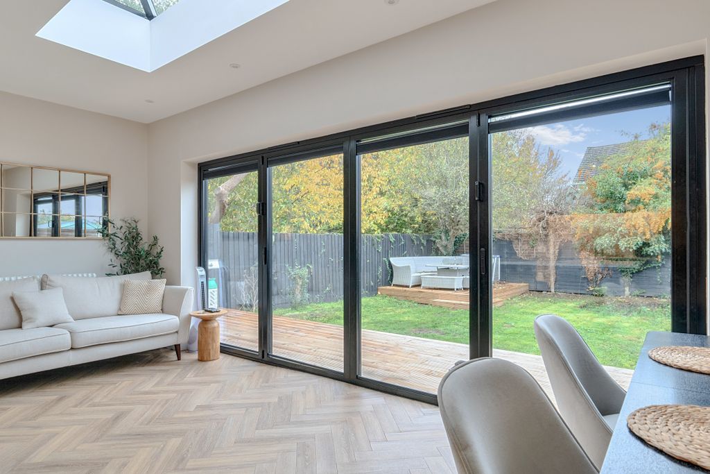 Property photo 3 of 21 137608020690B27Ff67335