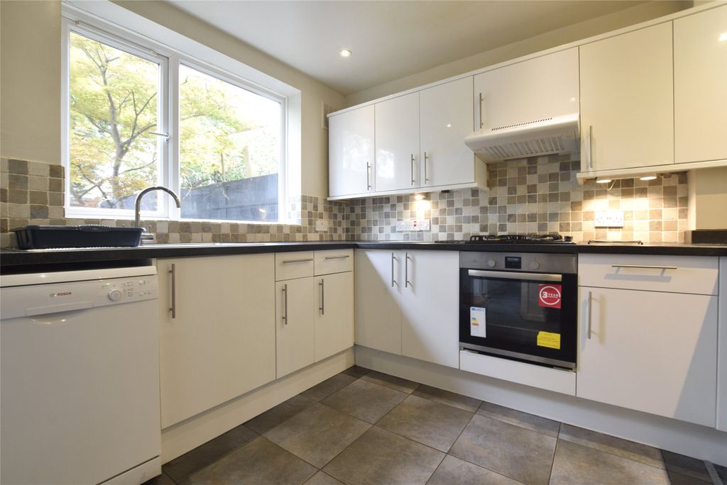 Property photo 3 of 14 Kitchen