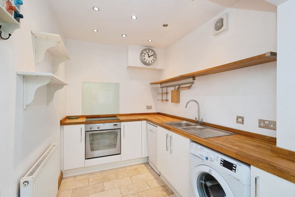 Property photo 2 of 17 Pbox-Img.Jpg