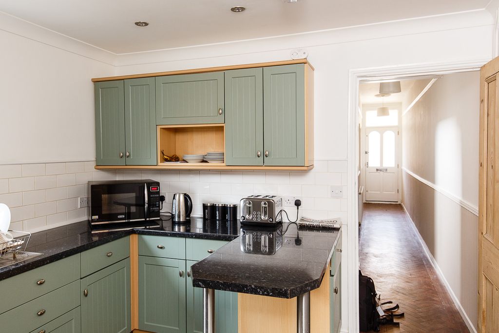 Property photo 3 of 14 7-Princes-Road-005Internet-Use-Only